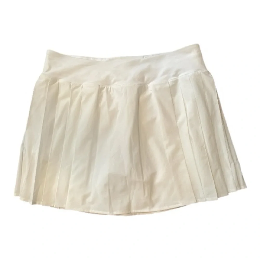 #090, Lululemon side-pleat high-rise tennis skirt, size 8